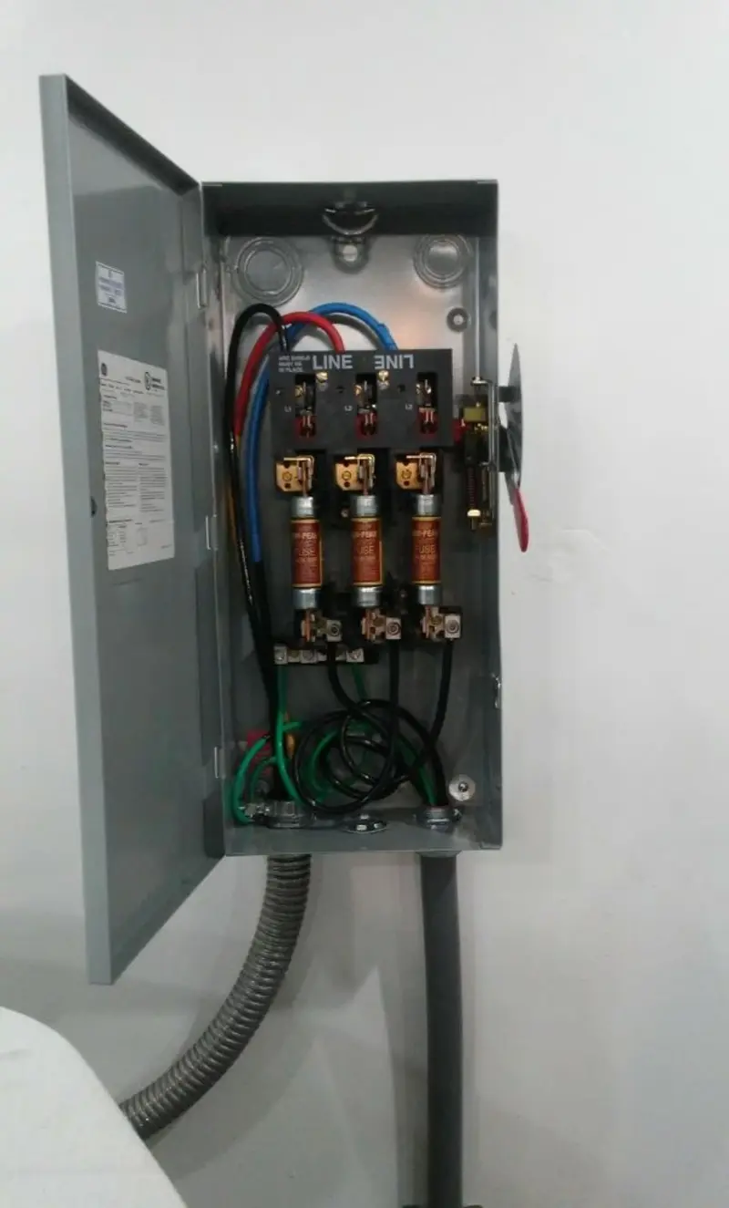 Three-phase disconnect switch installed for Smoke Detector Installation in Shelburne
